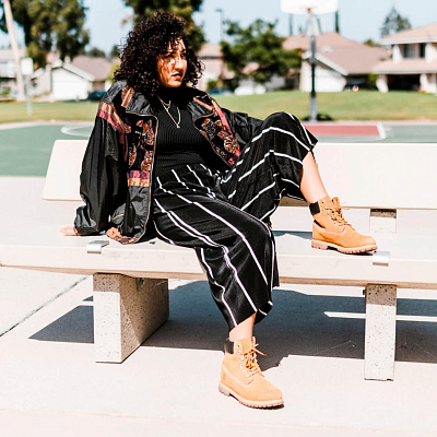 Черные замшевые брюки с полосками